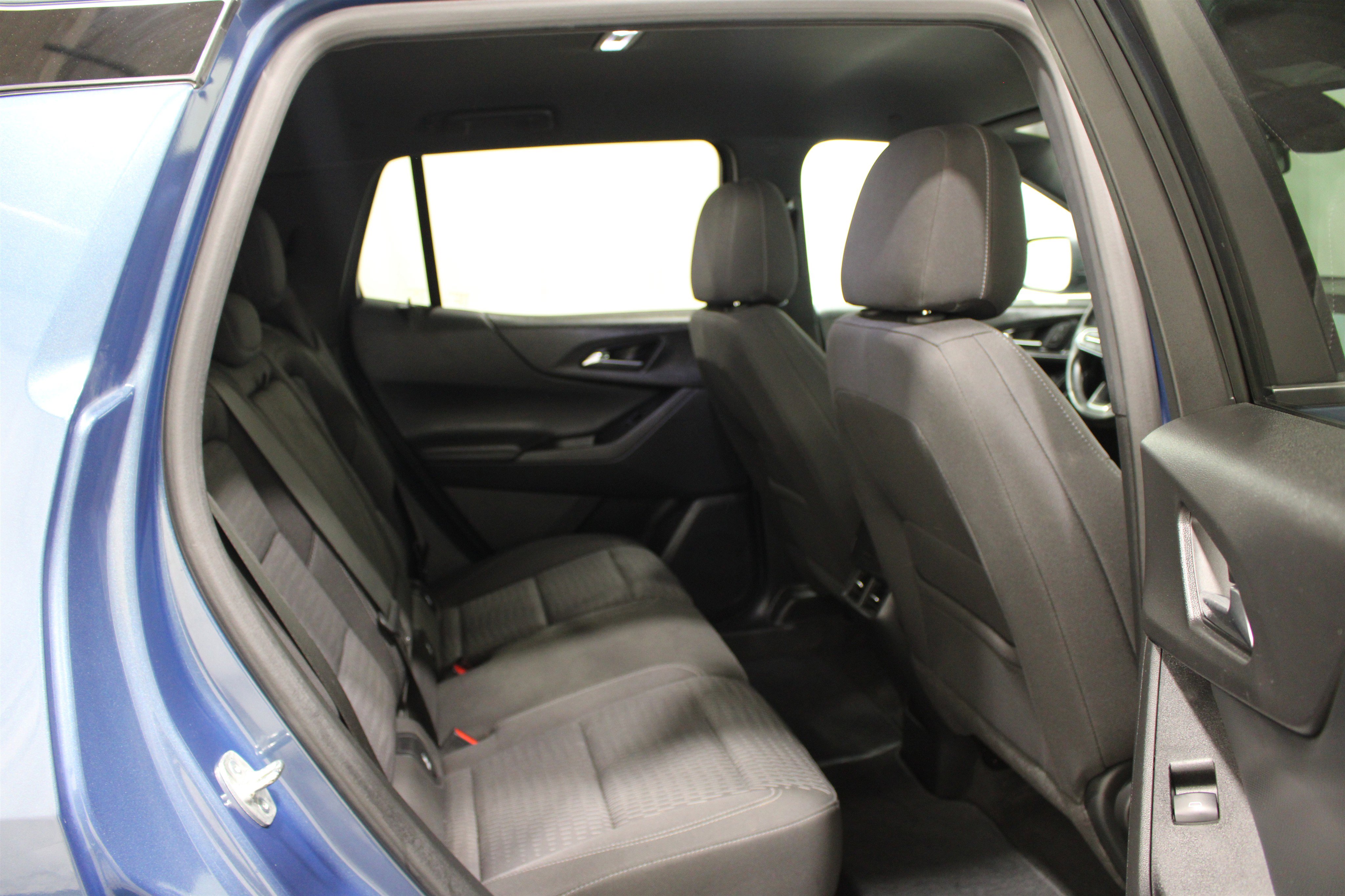 Used 2025 Chevrolet Equinox LT FWD image 21
