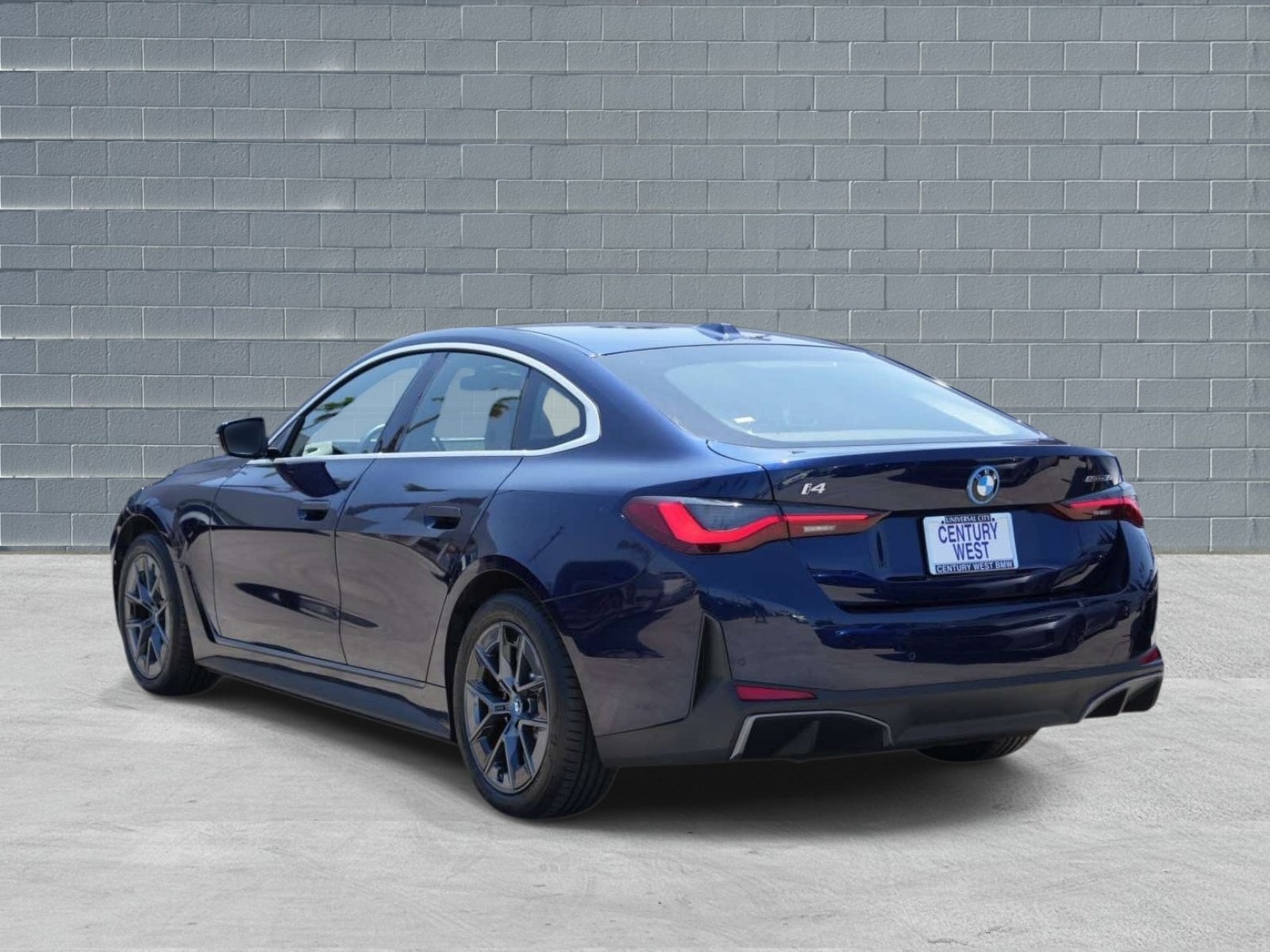 Used 2024 BMW i4 eDrive35 w/ Convenience Package RWD image 3