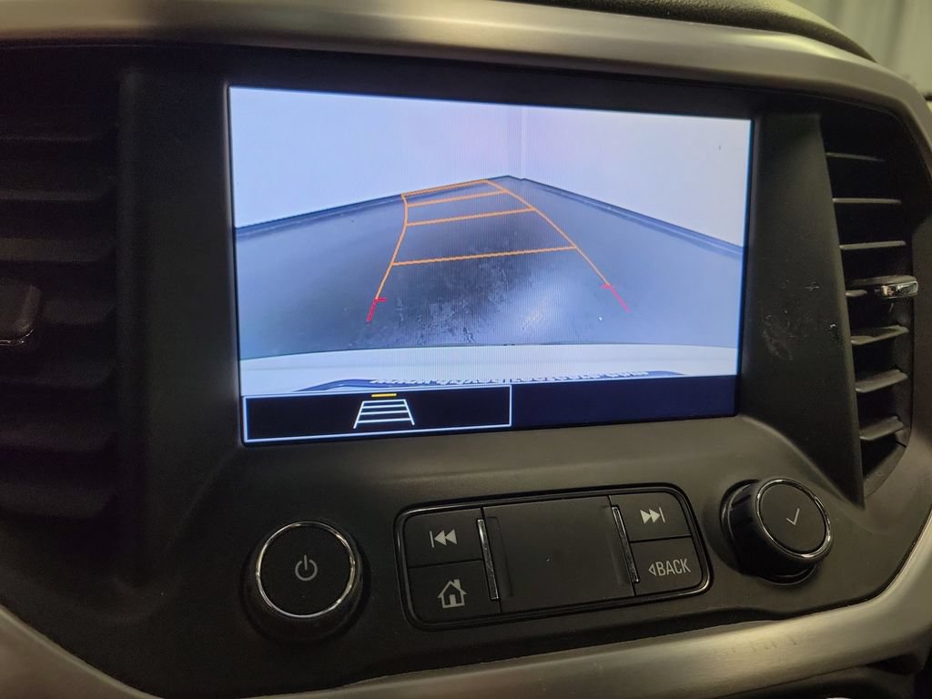 Used 2023 GMC Acadia SLE FWD image 21