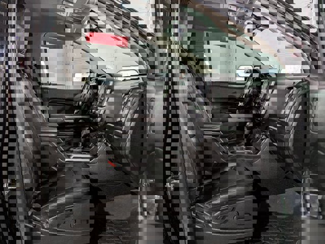 Used 2018 Chevrolet Colorado ZR2 w/ ZR2 Midnight Special Edition image 22