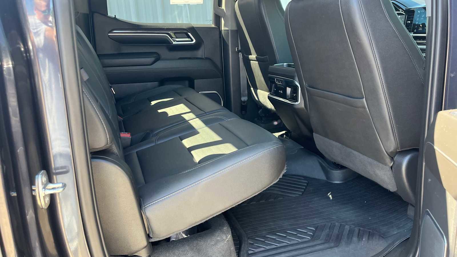 Used 2022 Chevrolet Silverado 1500 LTZ w/ LTZ Premium Package AWD/4WD image 11