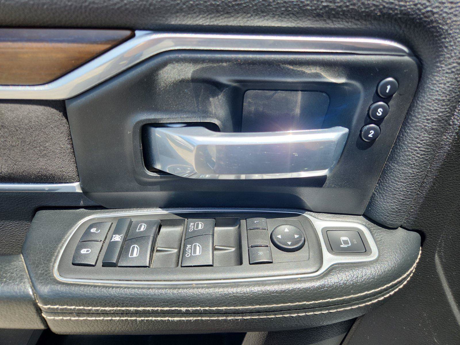 Used 2022 RAM 4500 Laramie AWD/4WD image 19