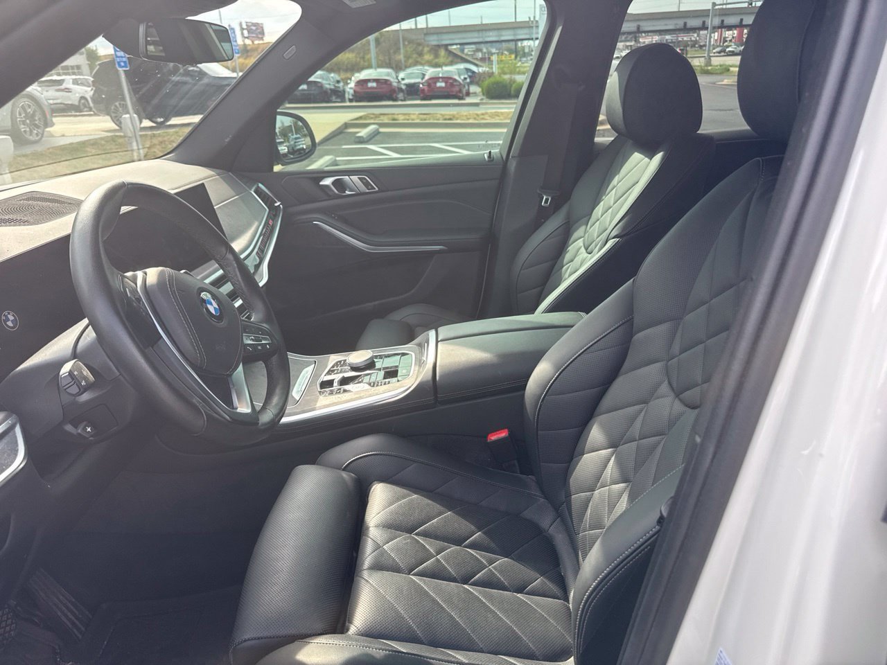 Used 2025 BMW X5 xDrive40i w/ Parking Assistance Package AWD/4WD image 9
