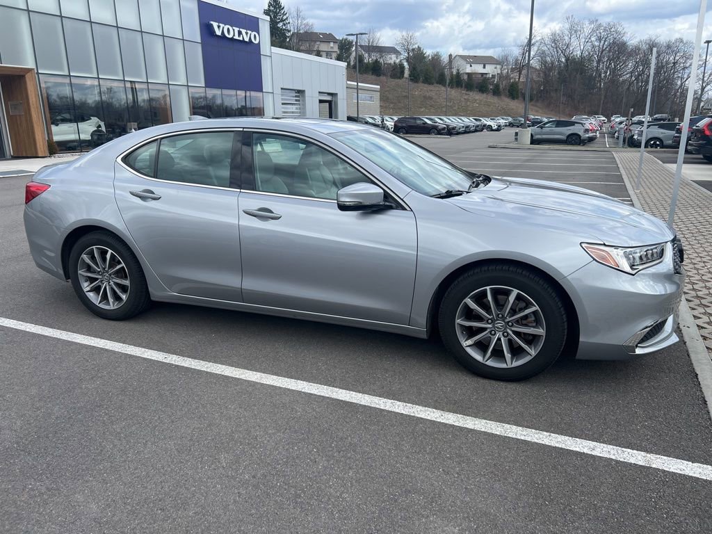 Used 2018 Acura TLX w/ Technology Package image 9