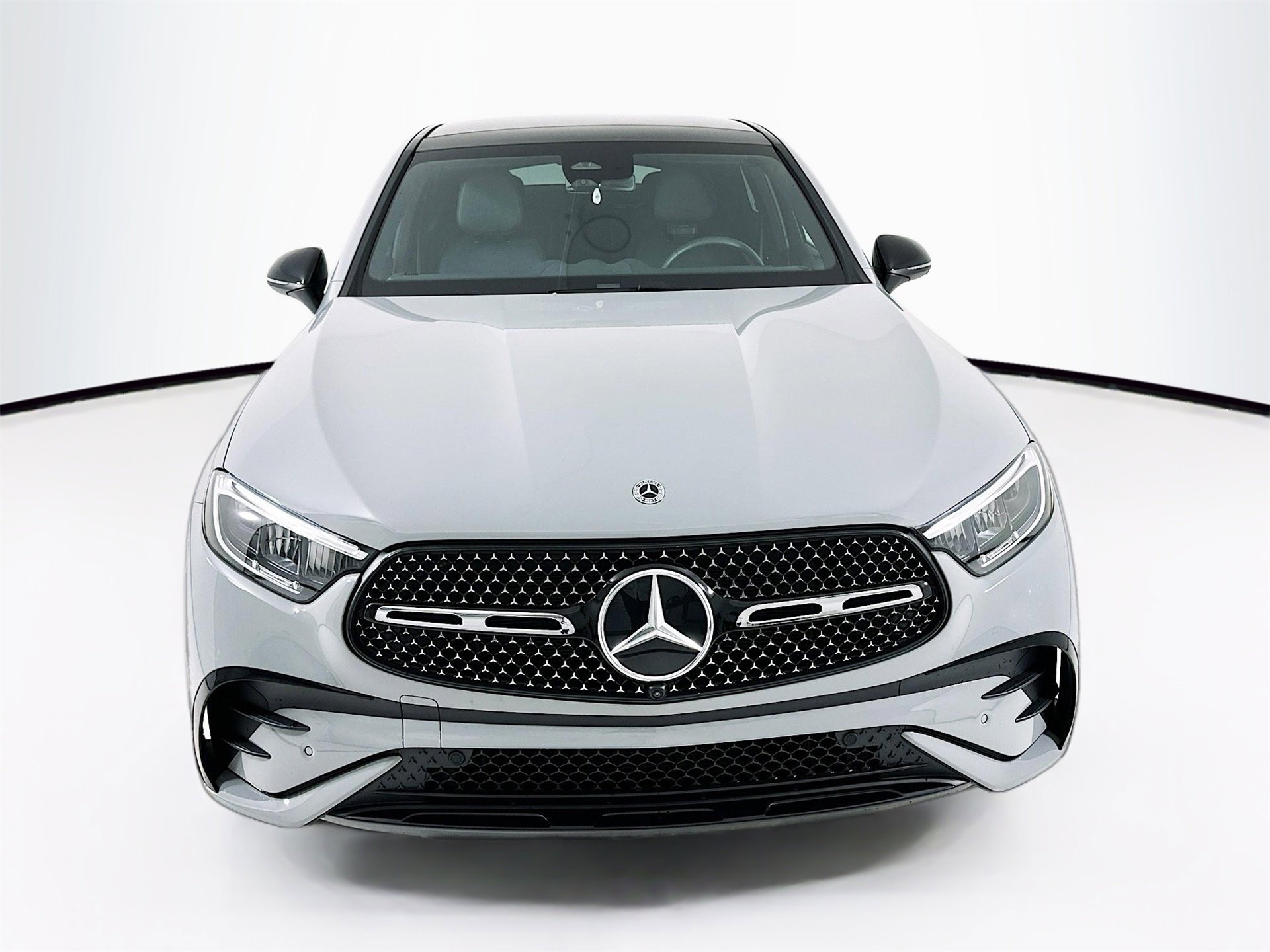 Used 2025 Mercedes-Benz GLC 300 4MATIC image 2