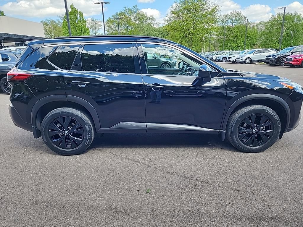 Used 2023 Nissan Rogue SV w/ SV Premium B Package AWD/4WD image 4