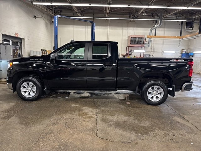Used 2023 Chevrolet Silverado 1500 LT image 3