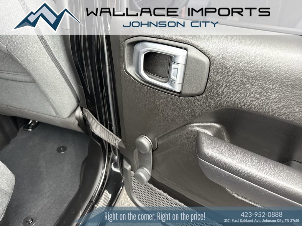 Used 2024 Jeep Gladiator Sport AWD/4WD image 40