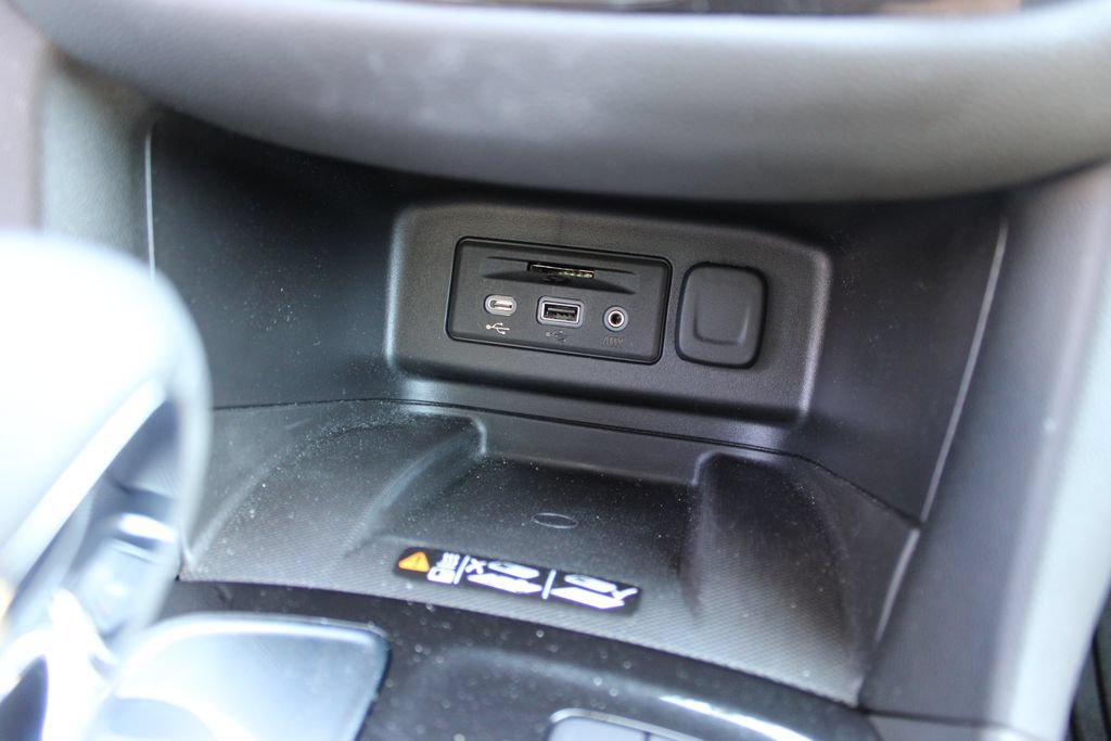Certified 2023 Chevrolet Equinox Premier FWD image 26