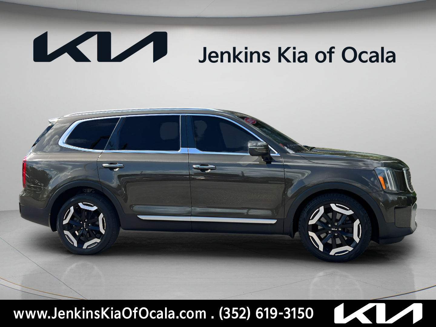 Certified 2023 Kia Telluride S AWD/4WD image 2