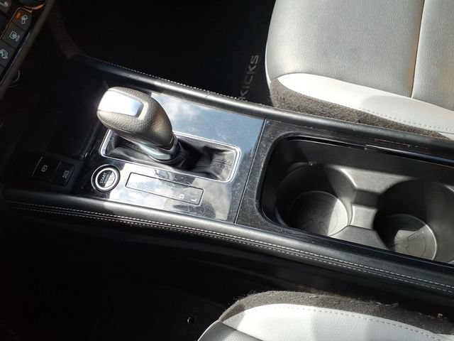 Used 2023 Nissan Kicks SR w/ SR Premium Package FWD image 27