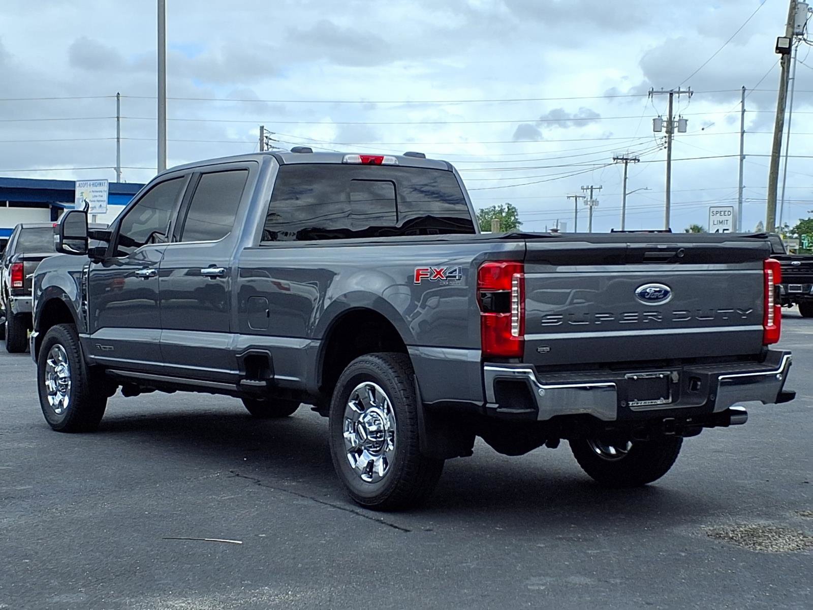 Used 2024 Ford F350 Lariat w/ Lariat Ultimate Package AWD/4WD image 4