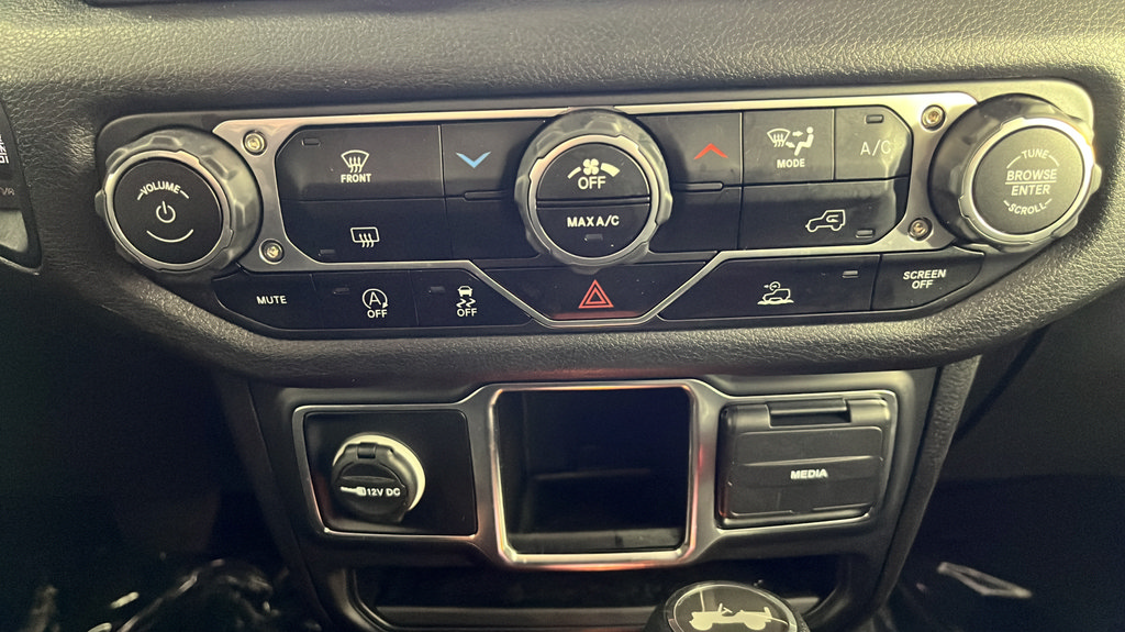 Used 2024 Jeep Wrangler Unlimited Sport AWD/4WD image 32