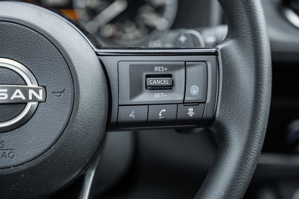 Used 2022 Nissan Rogue SV AWD/4WD image 25
