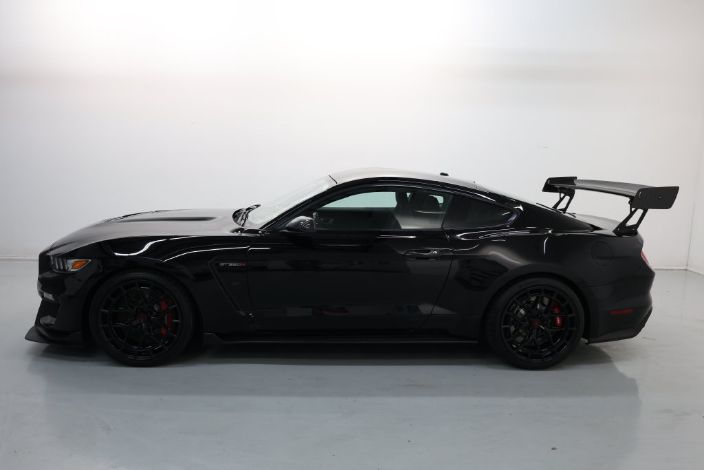 Used 2019 Ford Mustang Shelby GT350R w/ GT350R Equipment Group 920A RWD image 64