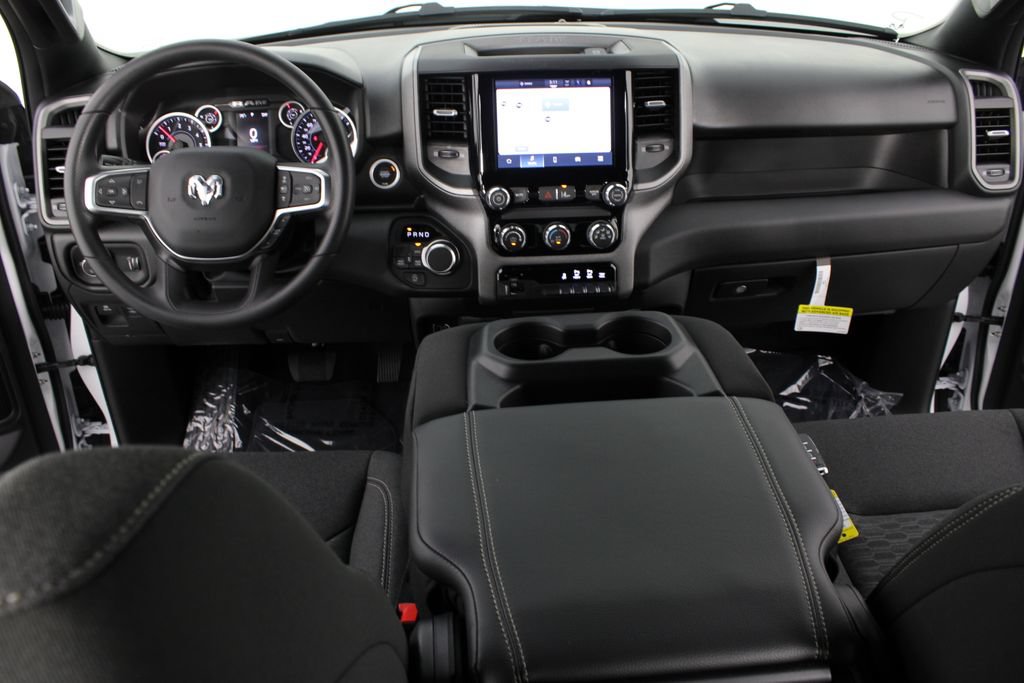 New 2026 RAM 1500 Express AWD/4WD image 9