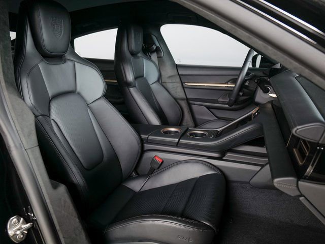 New 2026 Porsche Taycan GTS image 13