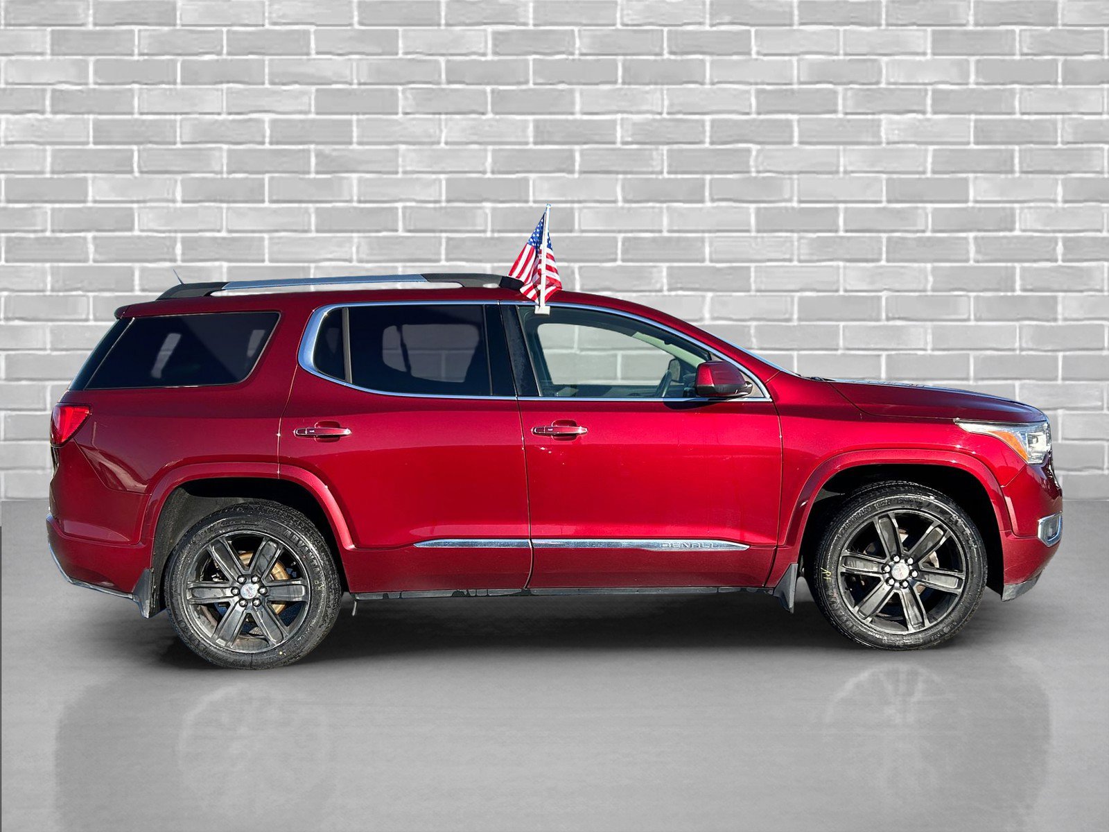 Used 2018 GMC Acadia Denali w/ Technology Package image 6