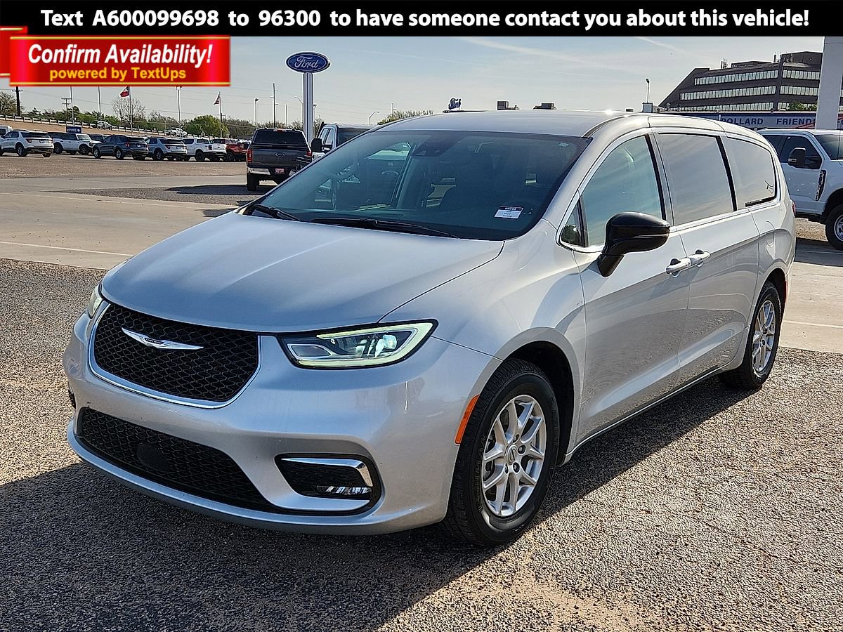 Used 2024 Chrysler Pacifica Touring-L FWD image 1