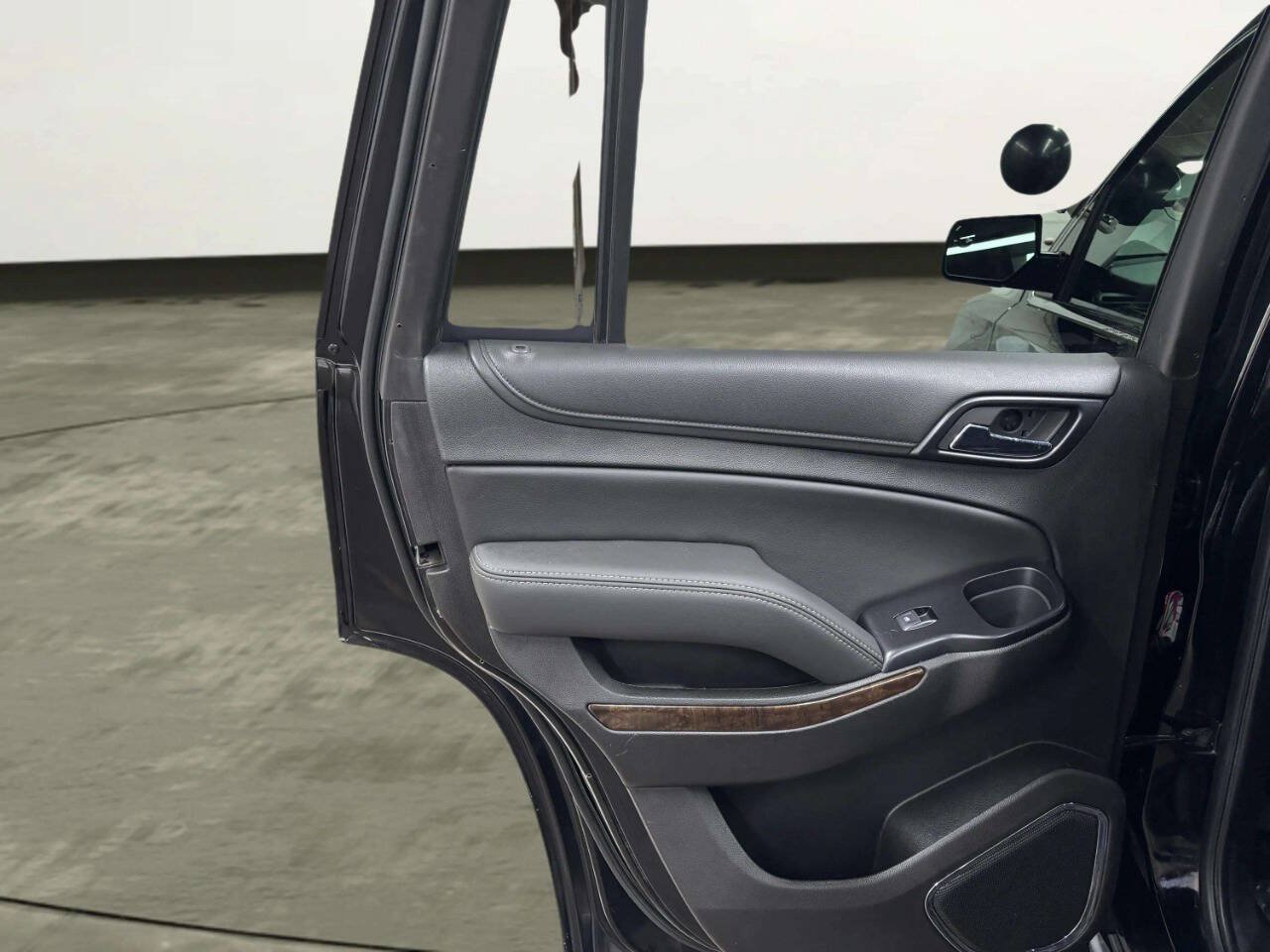 Used 2019 Chevrolet Tahoe 4WD image 13