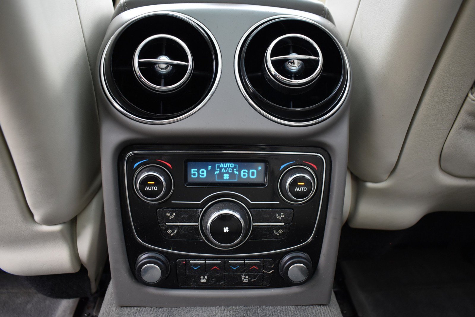 Used 2011 Jaguar XJ L RWD image 15