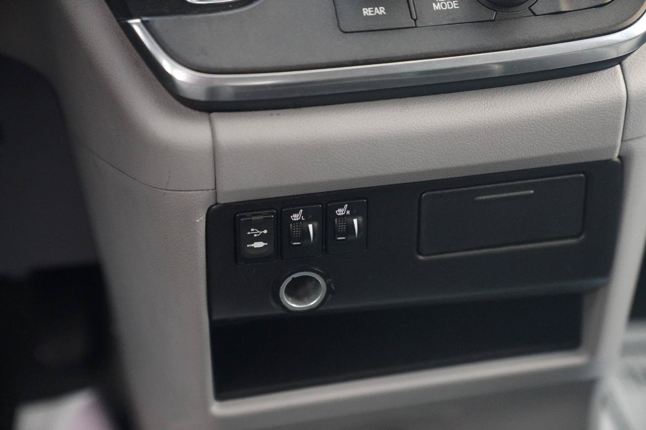Used 2015 Toyota Sienna XLE w/ XLE Navigation Package AWD/4WD image 38