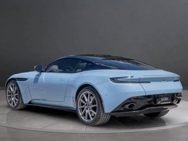 Used 2017 Aston Martin DB11 V12 RWD image 7