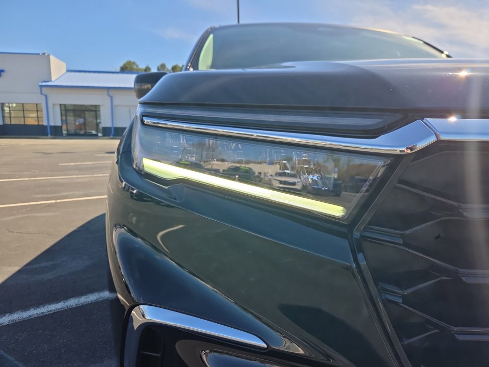 Used 2025 Honda Pilot Elite image 24