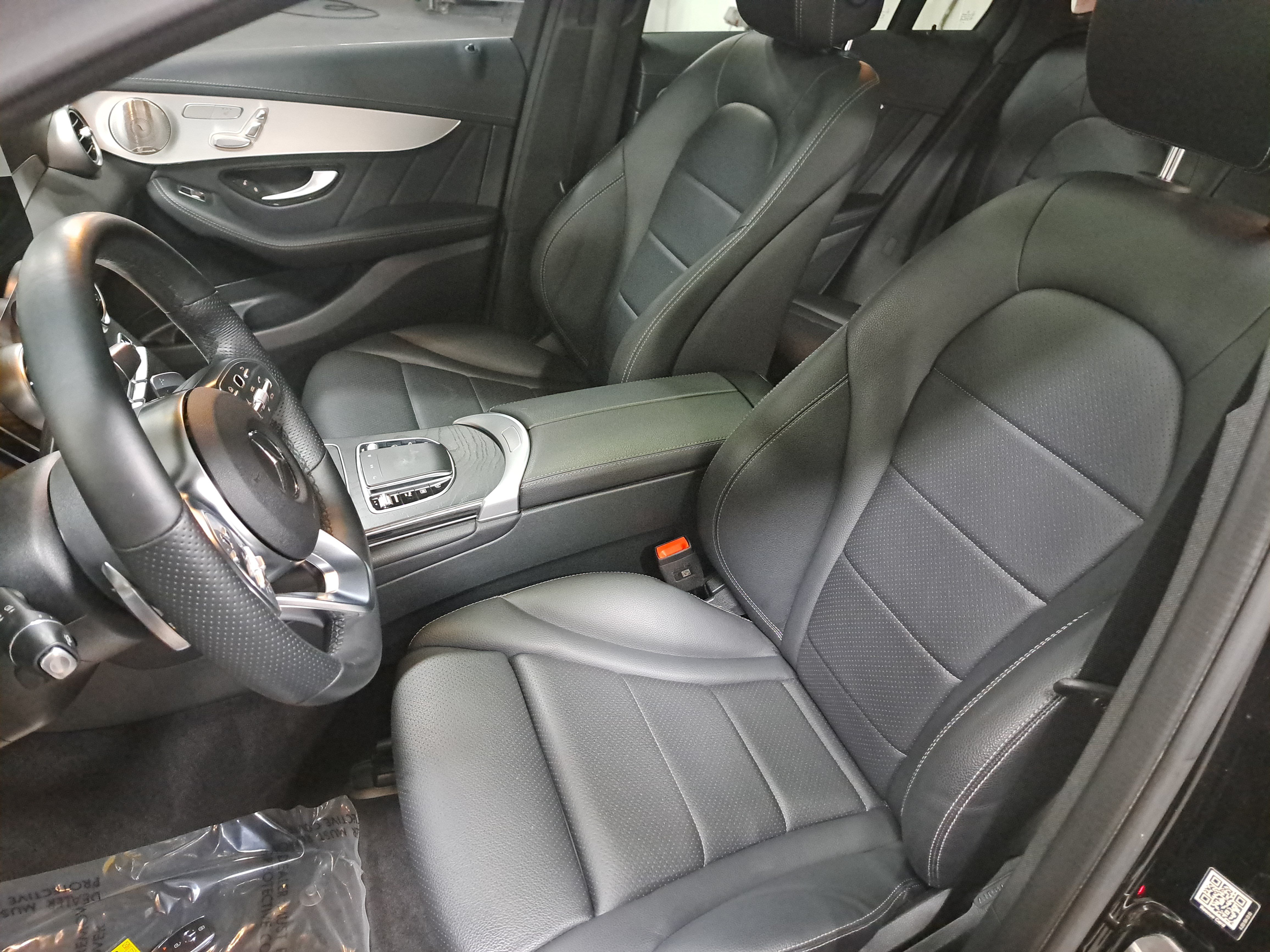 Used 2023 Mercedes-Benz GLC 300 4MATIC Coupe image 17