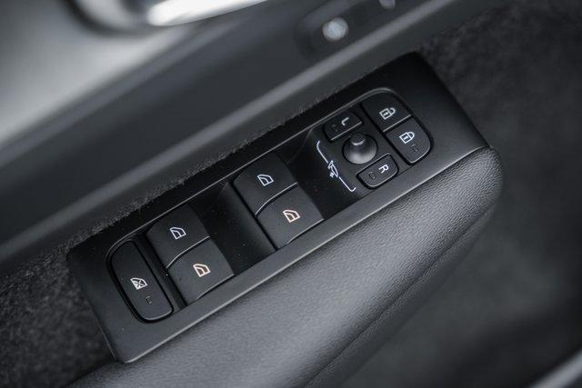 New 2026 Volvo XC40 B5 Plus w/ Protection Package Premier image 40