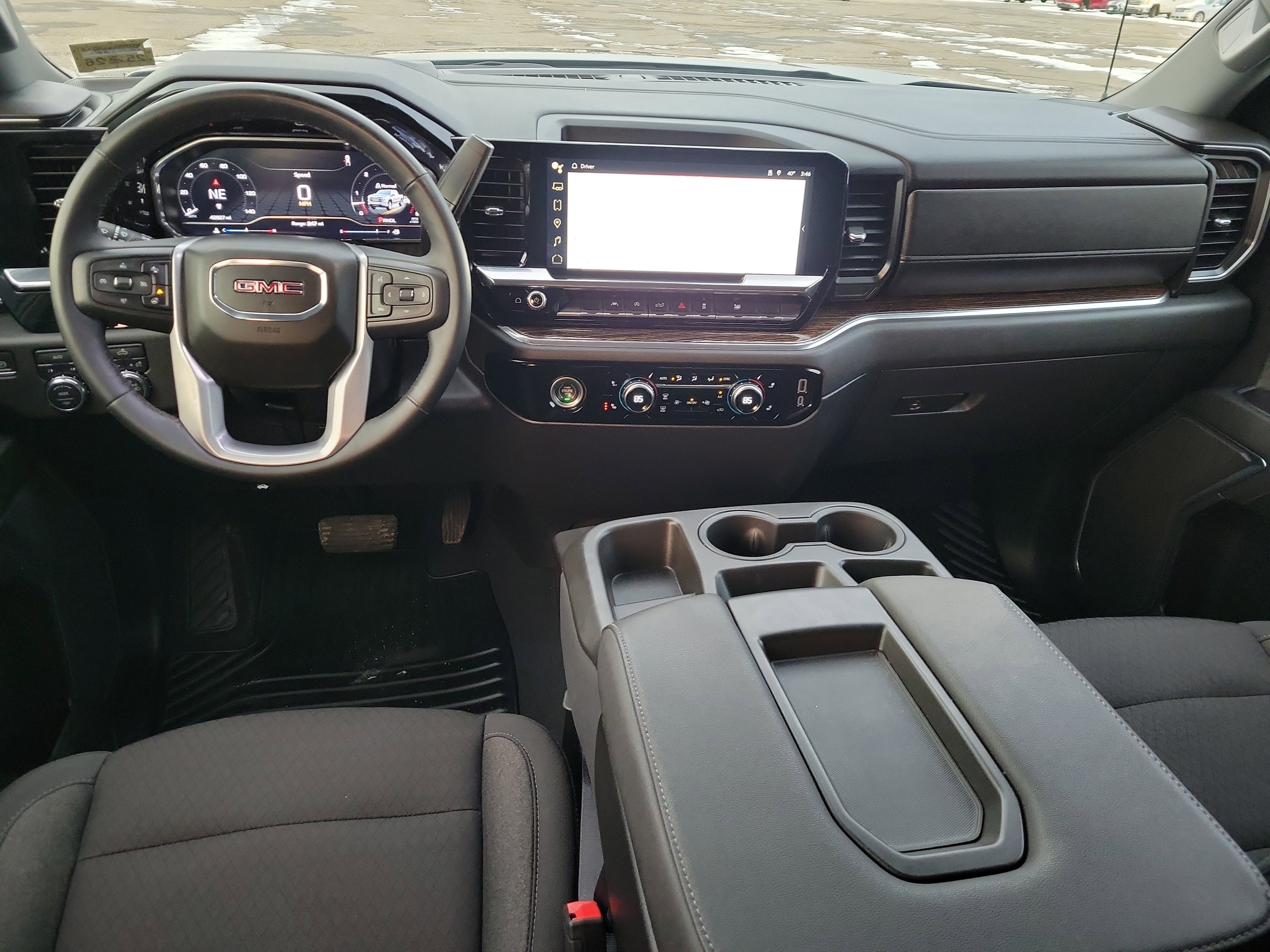 Used 2024 GMC Sierra 1500 SLE image 18