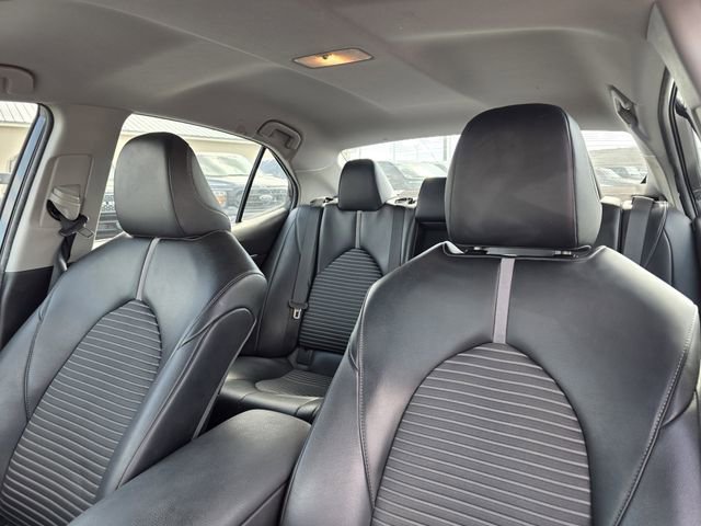 Used 2022 Toyota Camry SE FWD image 11