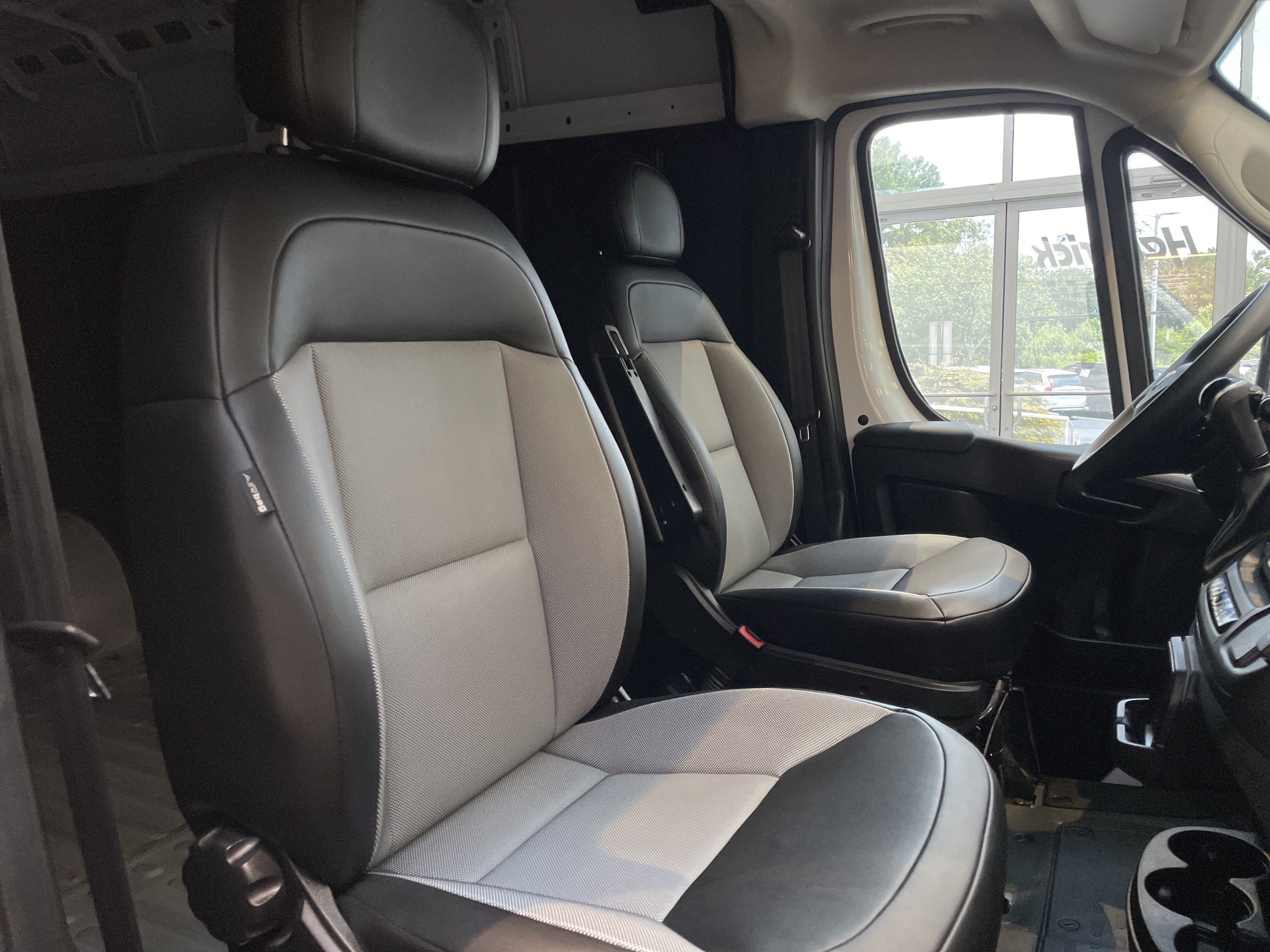 Used 2026 RAM ProMaster 2500 w/ Convenience Group FWD image 32