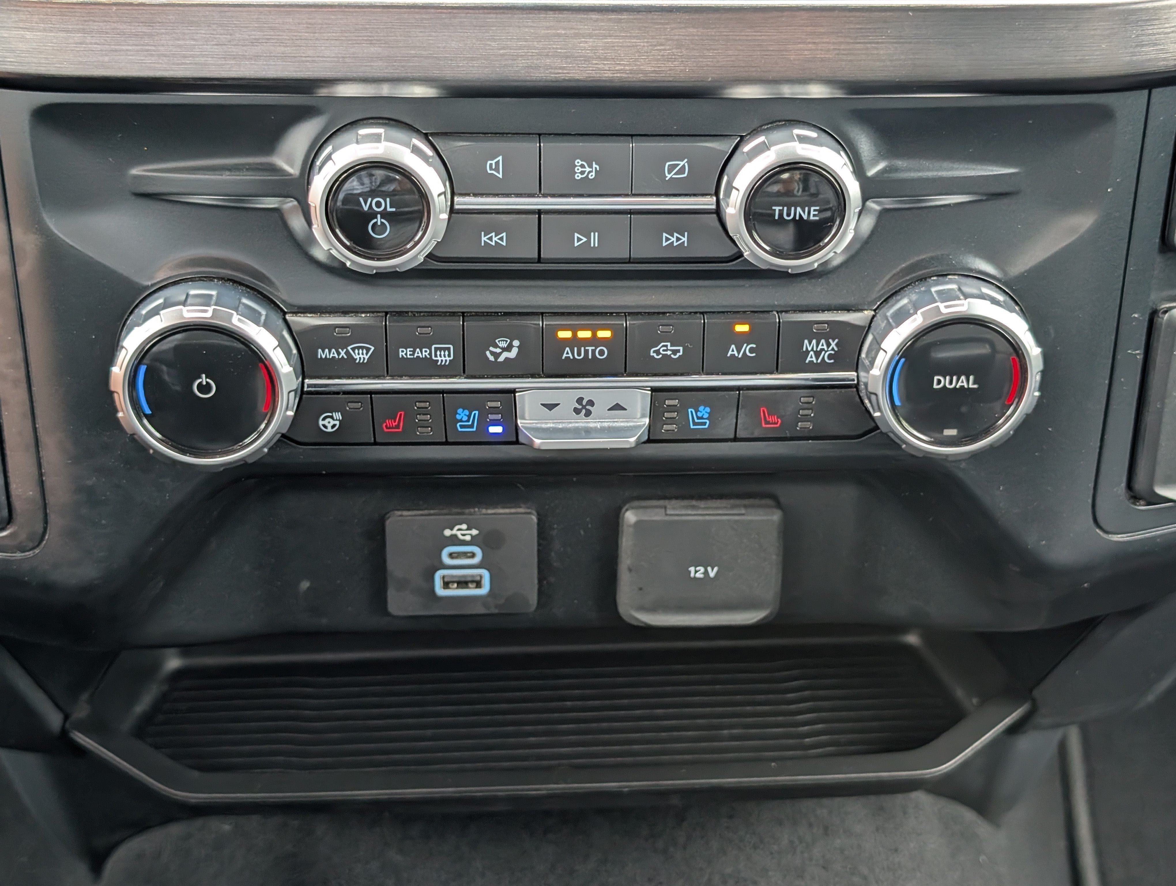 Certified 2023 Ford F350 Lariat AWD/4WD image 29
