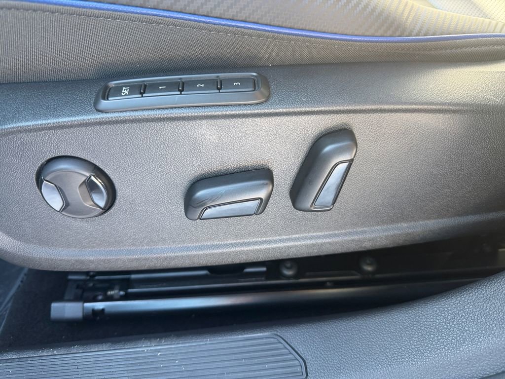 Used 2024 Volkswagen Golf R image 16