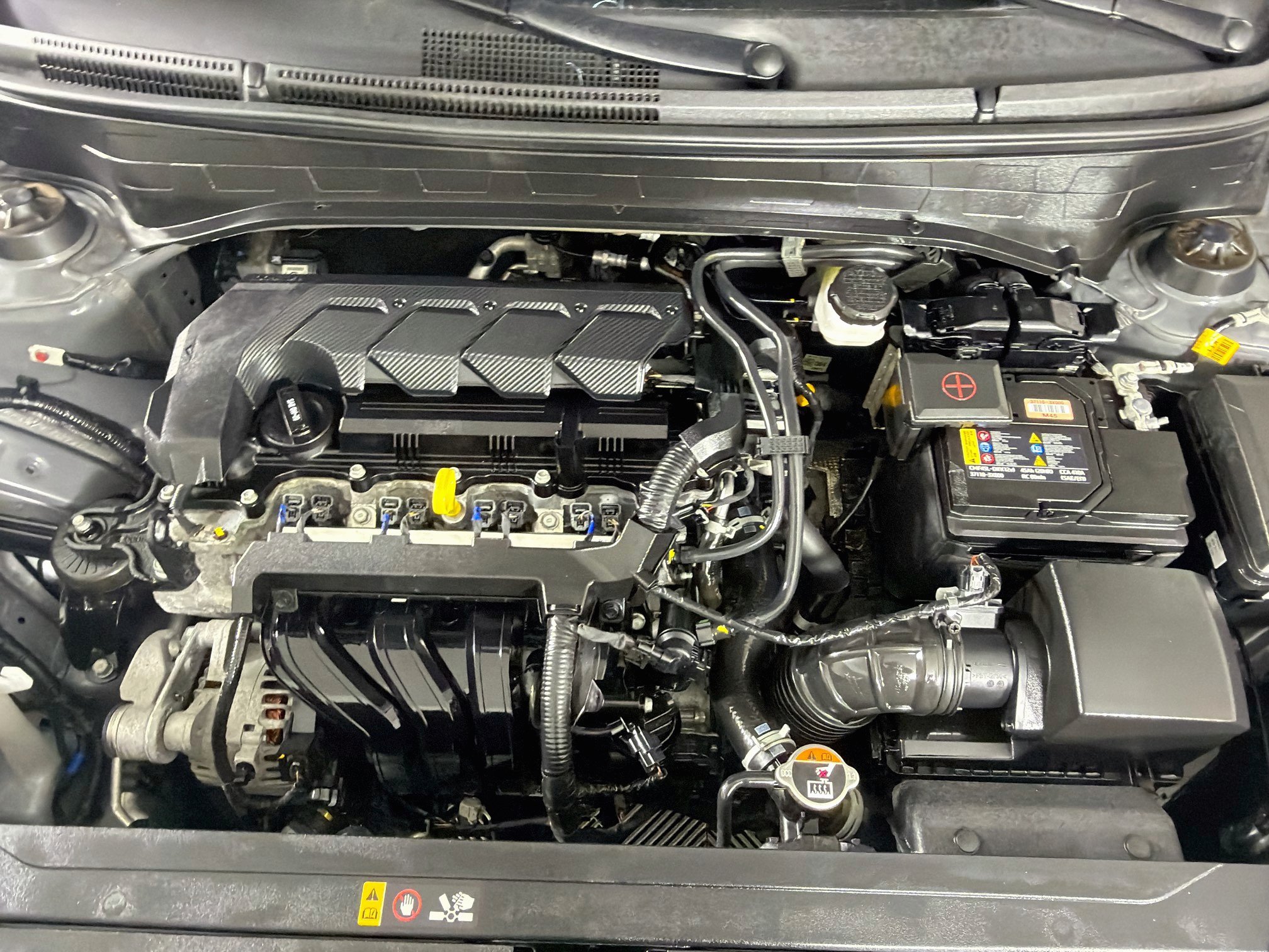 Used 2025 Hyundai Venue SEL FWD image 32