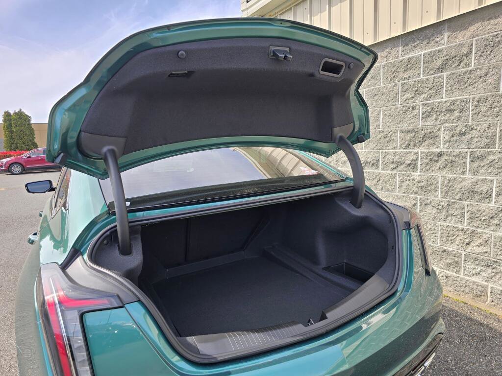 New 2026 Cadillac CT5 V w/ Platinum Package AWD/4WD image 8