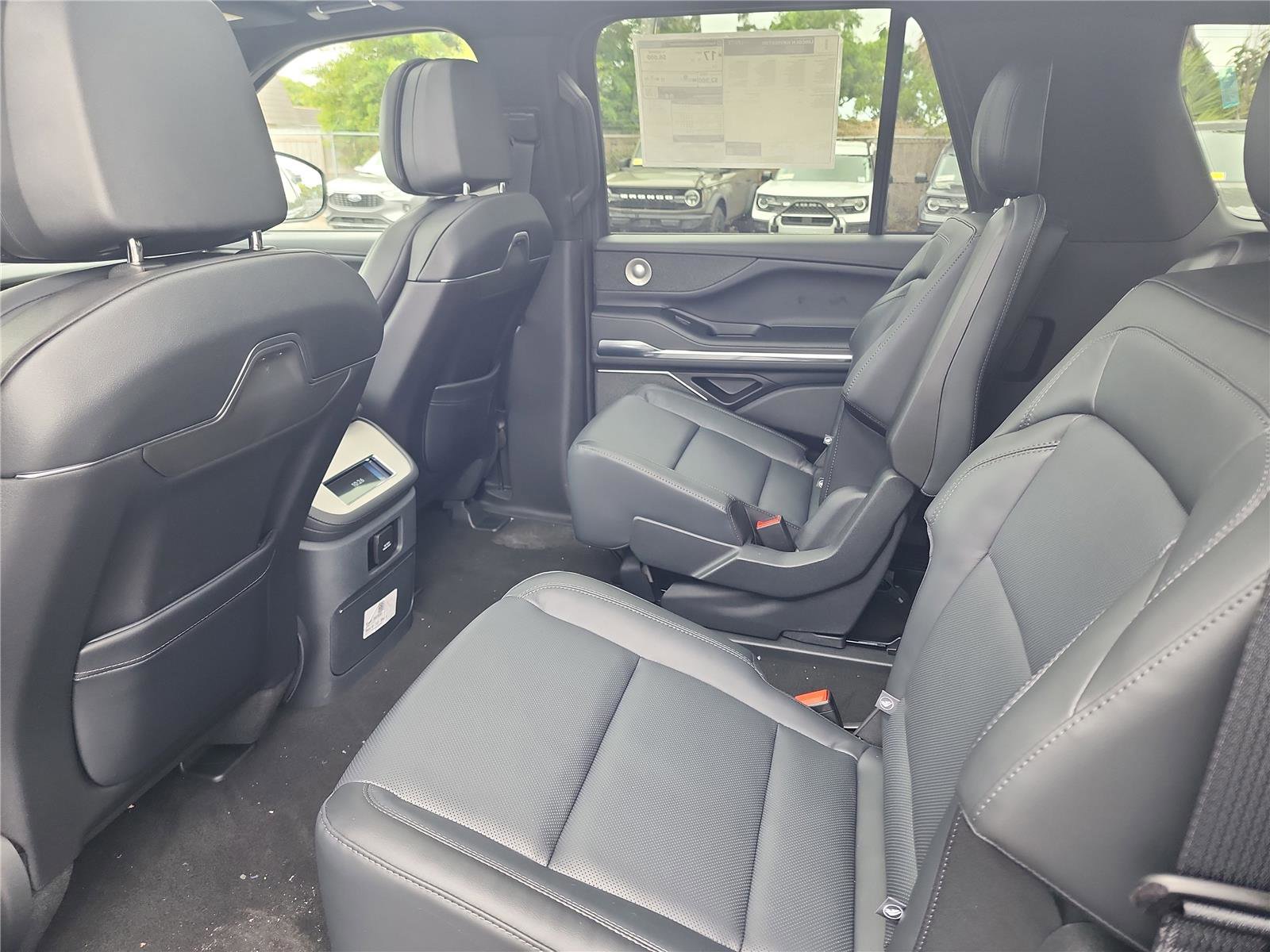 New 2026 Lincoln Navigator L Reserve w/ Jet Appearance Package AWD/4WD image 18