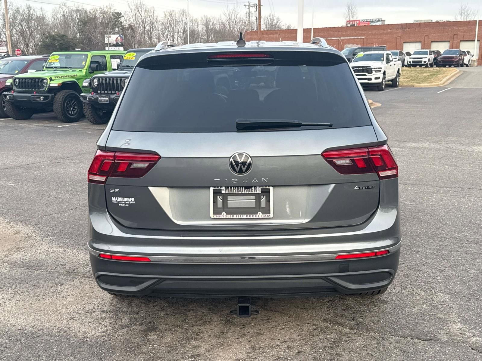 Used 2024 Volkswagen Tiguan SE AWD/4WD image 7
