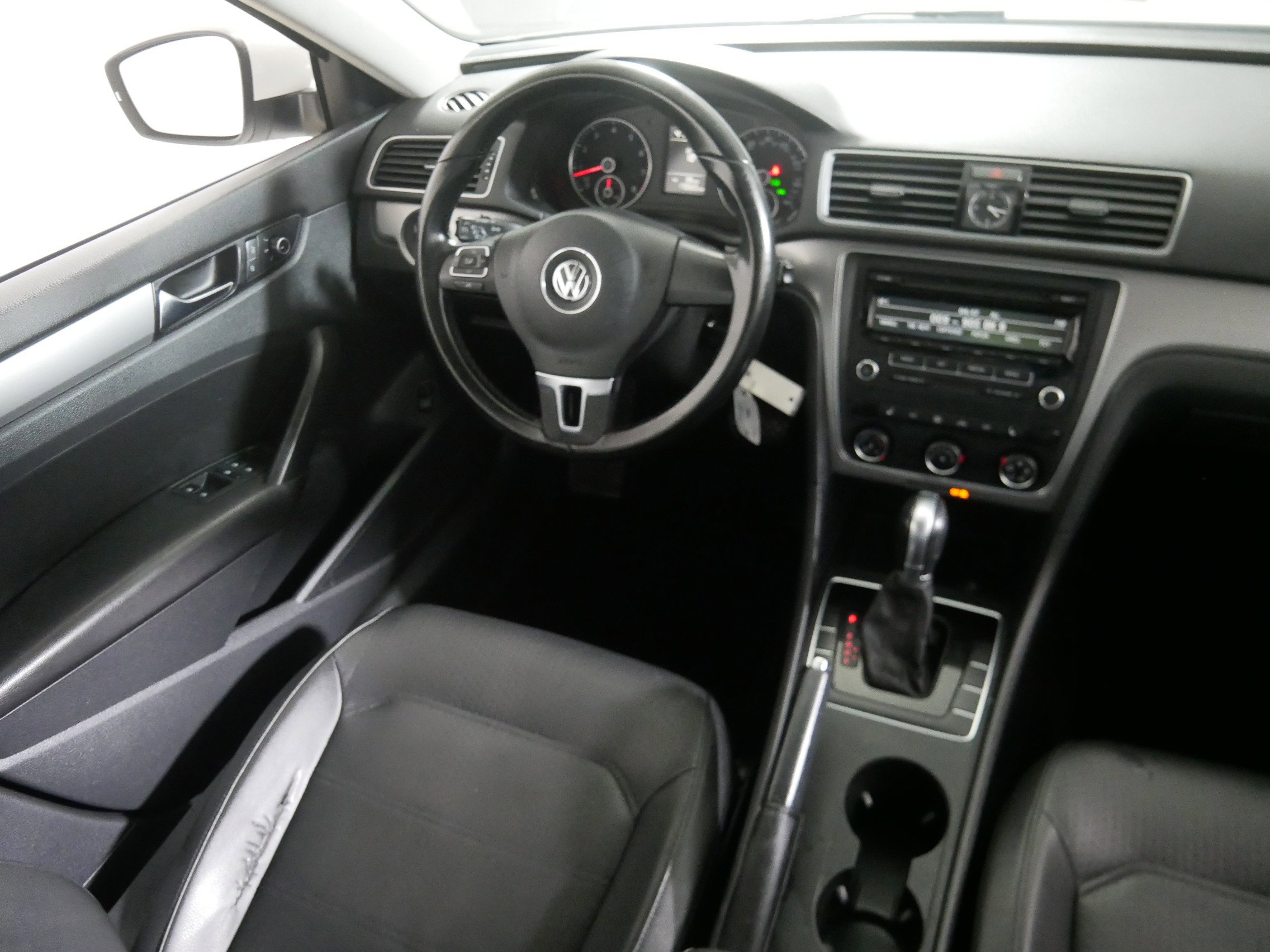 Used 2015 Volkswagen Passat 1.8T Wolfsburg Edition image 9