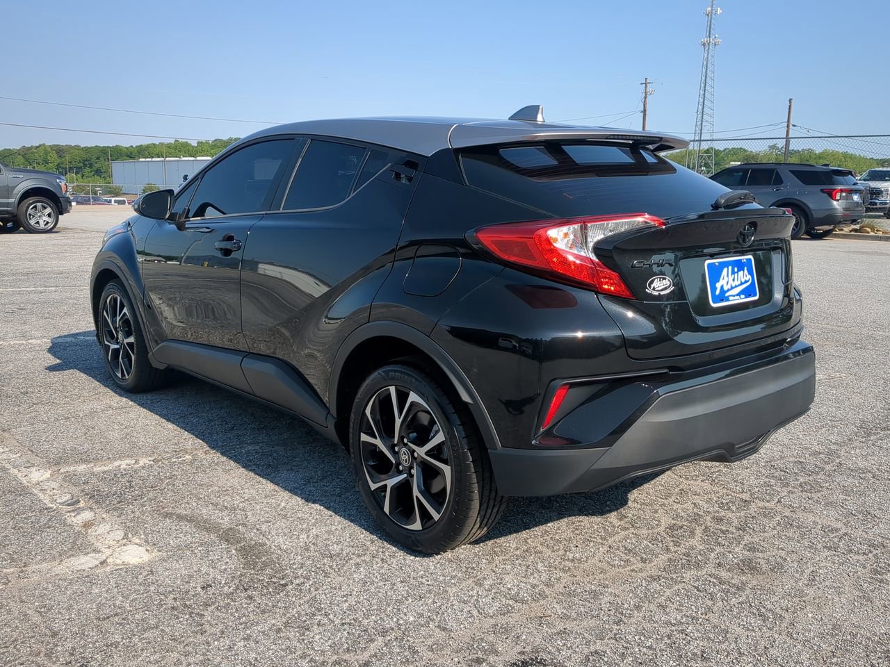 Used 2020 Toyota C-HR XLE FWD image 5