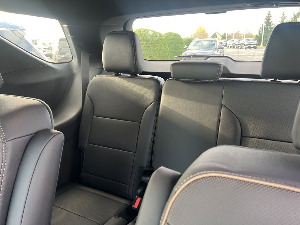 New 2026 Chevrolet Traverse High Country w/ LPO, Floor Liner Package image 25