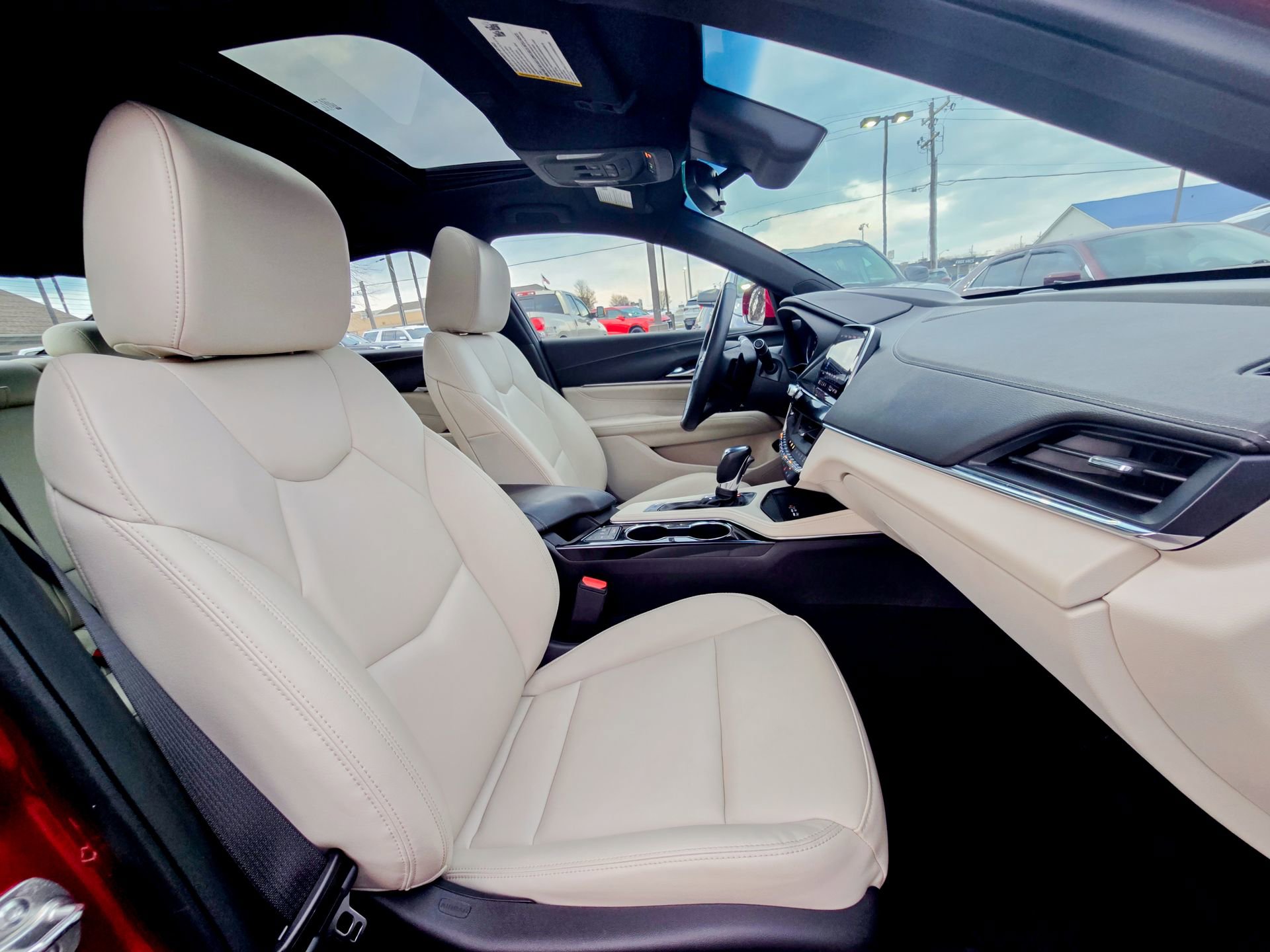 Used 2025 Cadillac CT4 Luxury image 29