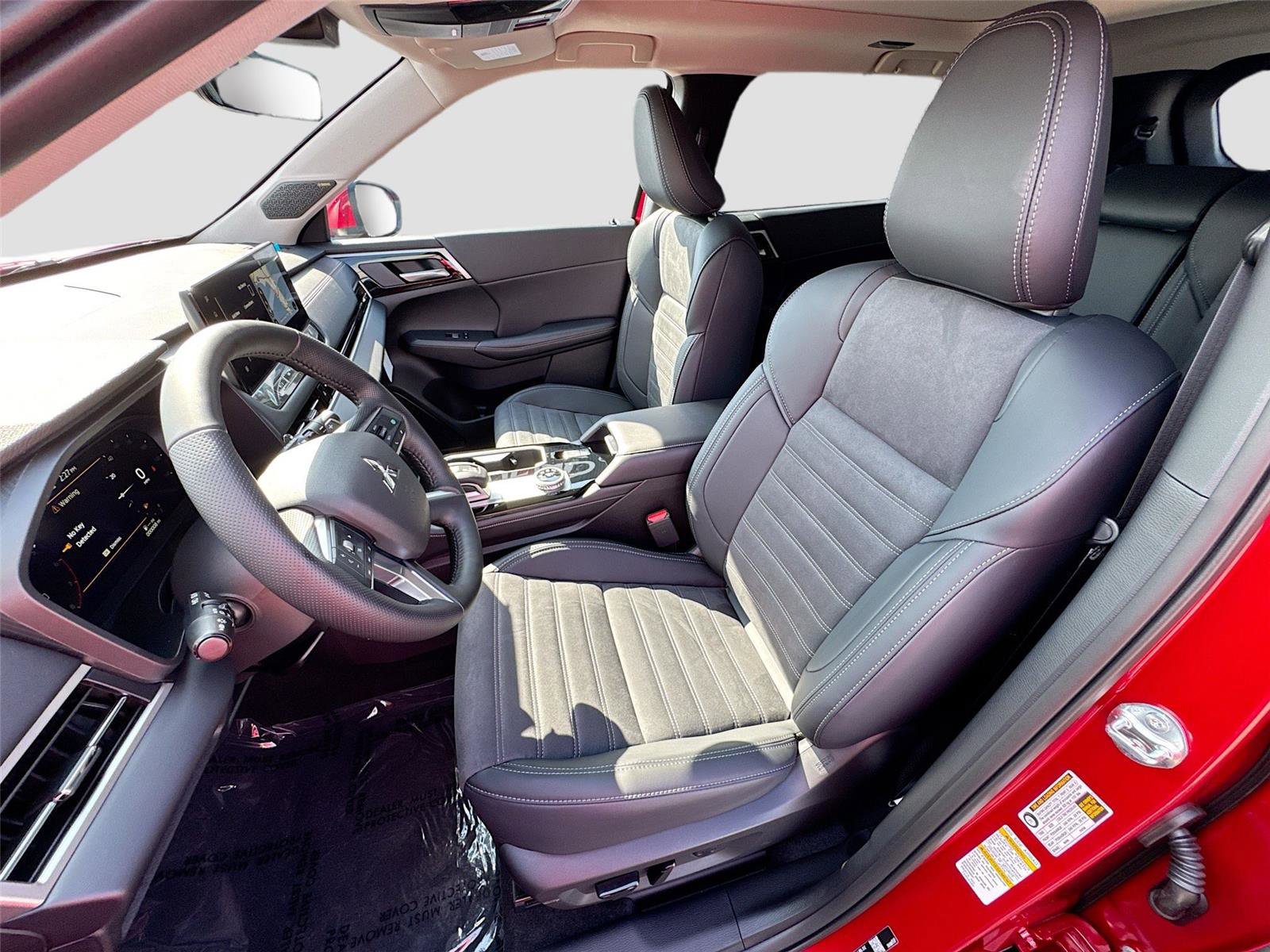 New 2026 Mitsubishi Outlander SE image 2