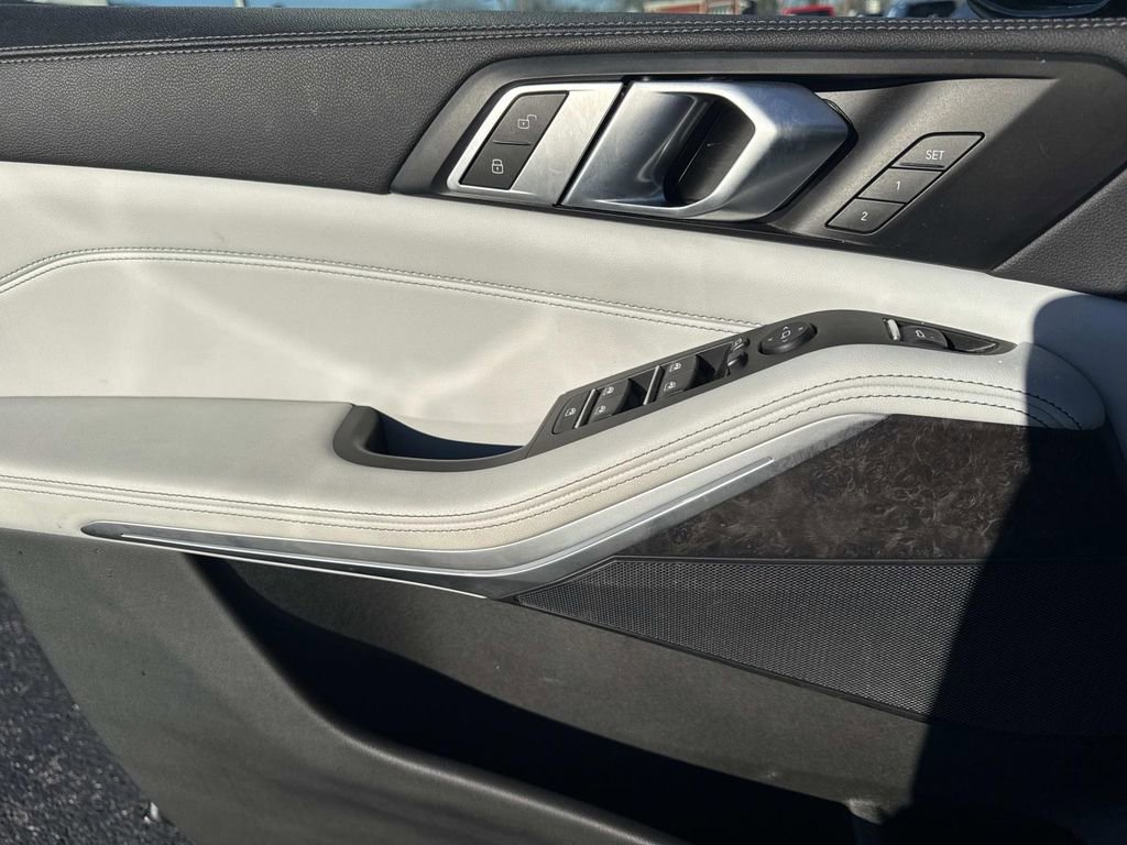 Used 2023 BMW X5 sDrive40i w/ Premium Package image 14