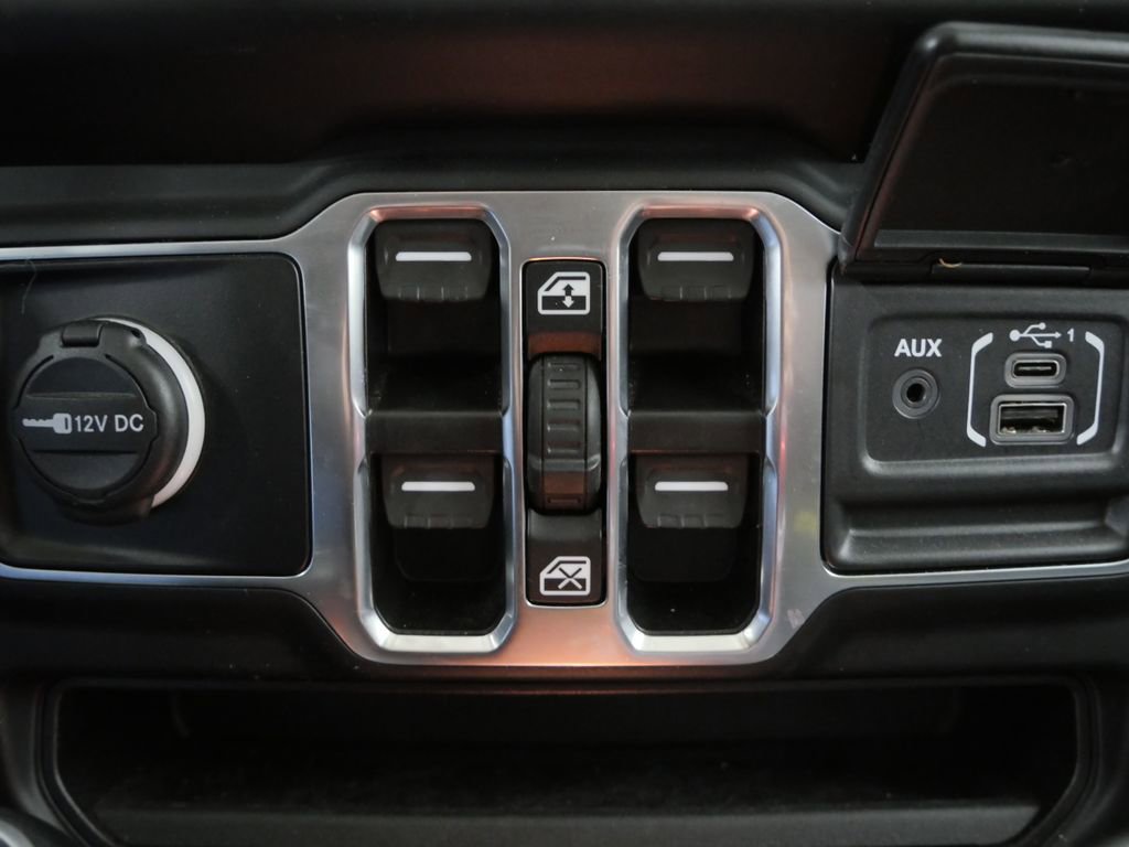 Used 2023 Jeep Wrangler Unlimited w/ Cold Weather Group AWD/4WD image 22