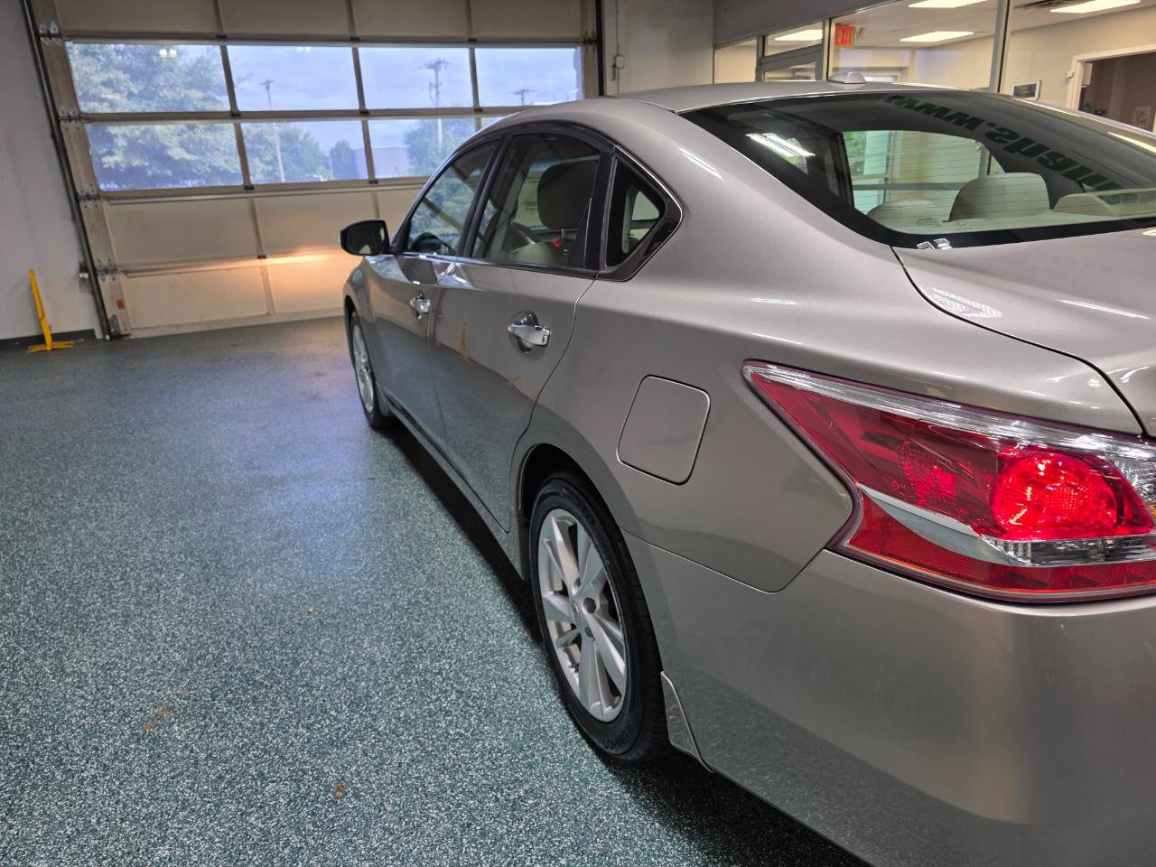 Used 2014 Nissan Altima 2.5 SV w/ Convenience Package FWD image 10