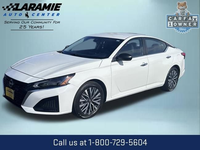 Used 2025 Nissan Altima 2.5 SV FWD image 1