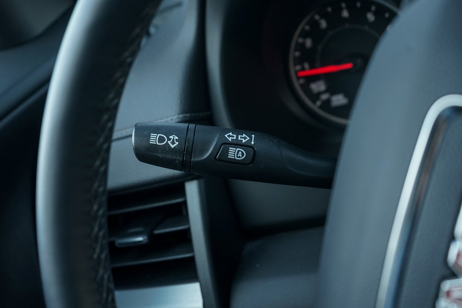 Used 2023 GMC Terrain SLT w/ Infotainment Package II image 22