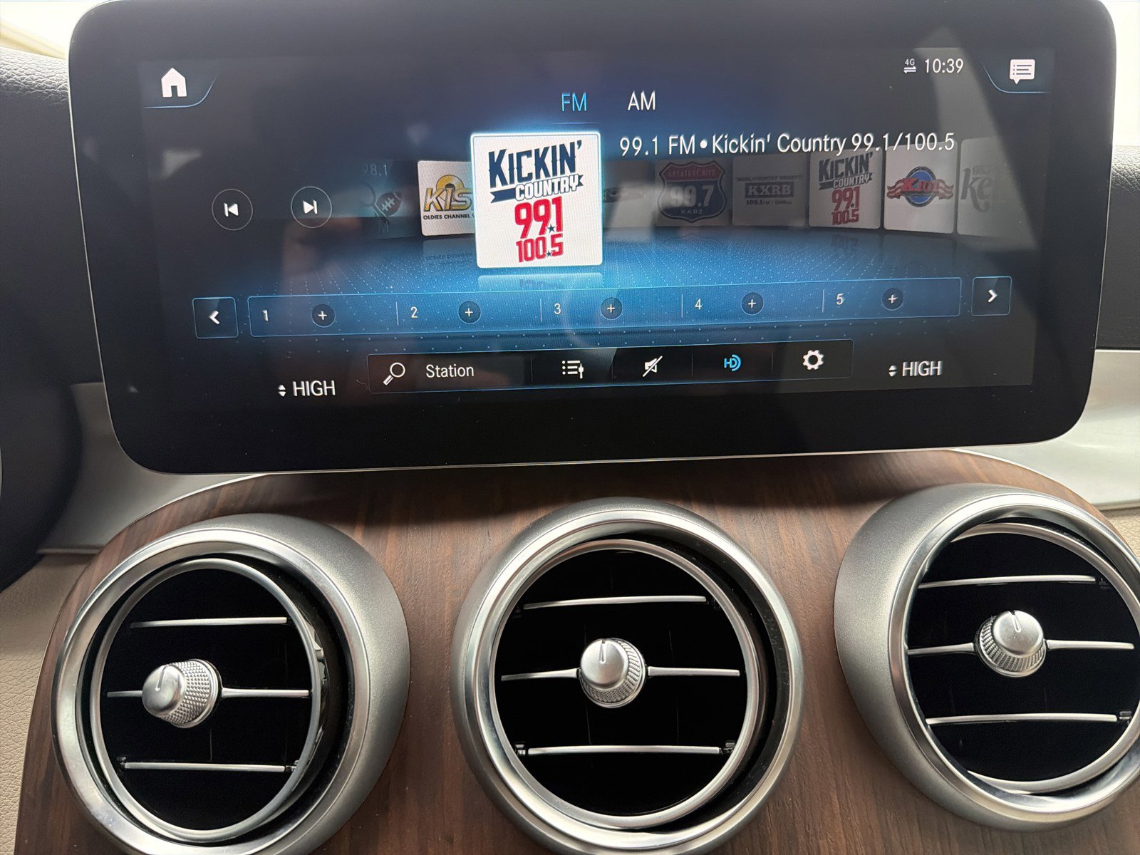 Used 2022 Mercedes-Benz GLC 300 GLC 300 image 21